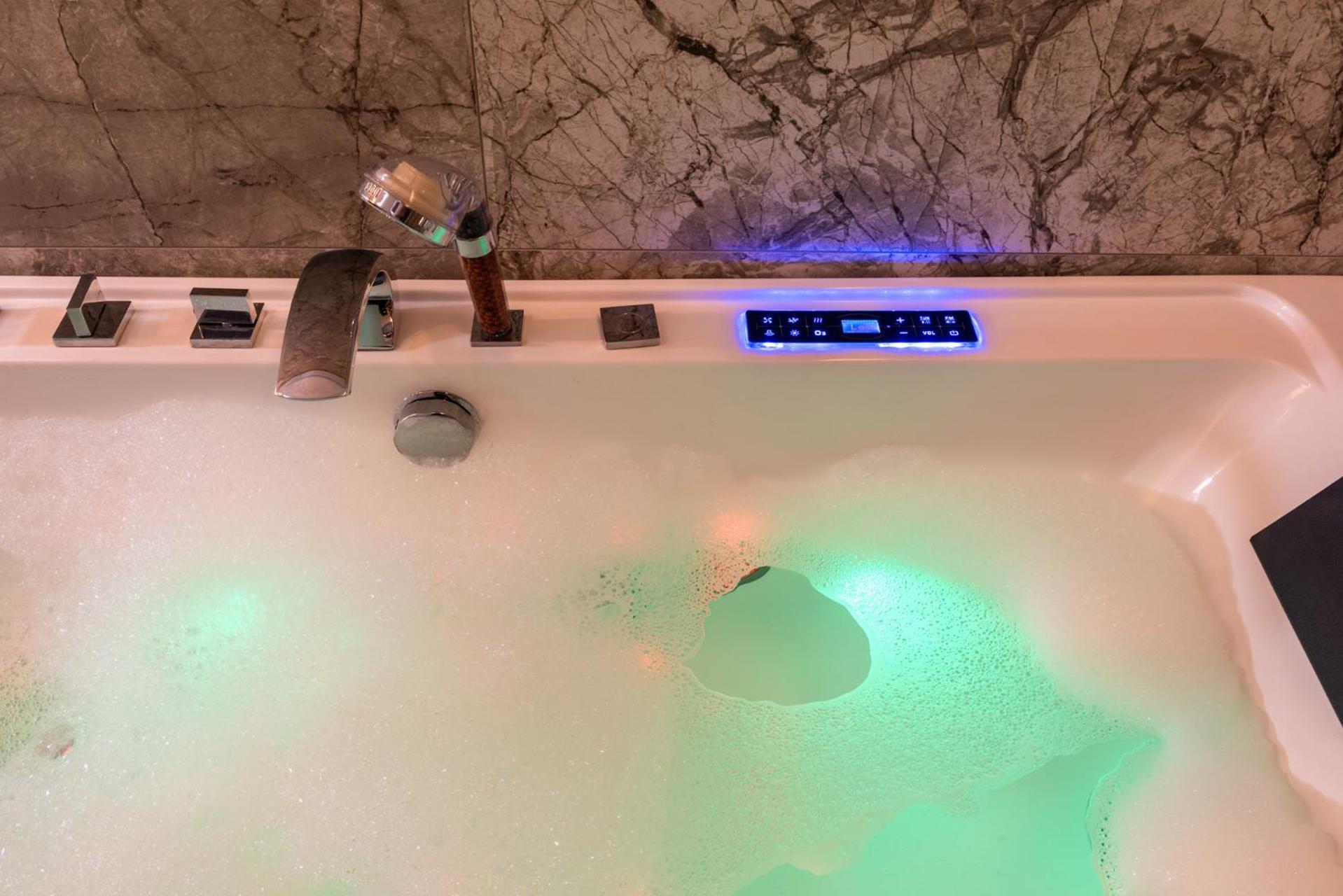 Premium Apartment For Old Town & Jewish Quarter - Balcony Plus Pool Onsite Cracovia Esterno foto