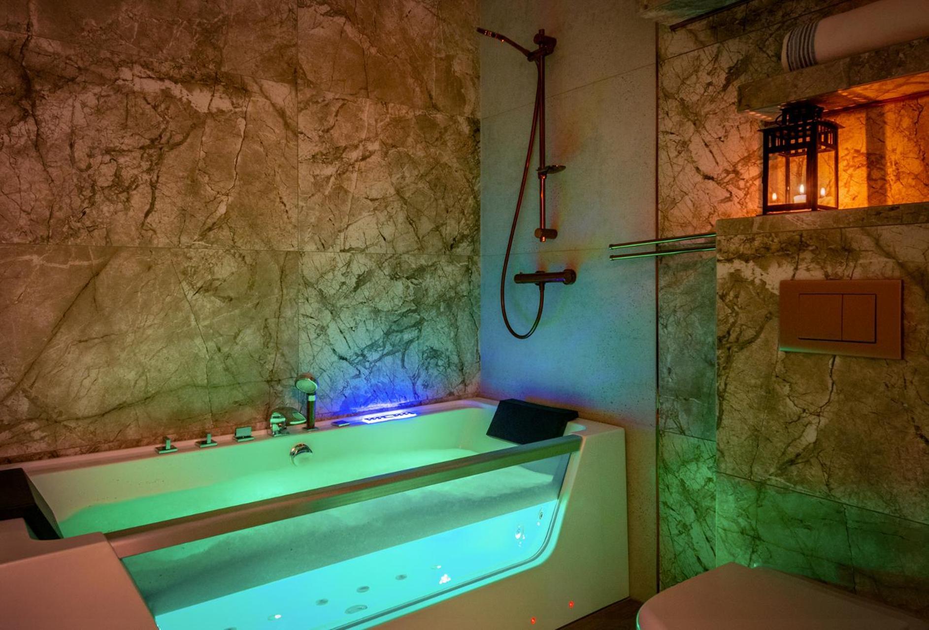 Premium Apartment For Old Town & Jewish Quarter - Balcony Plus Pool Onsite Cracovia Esterno foto